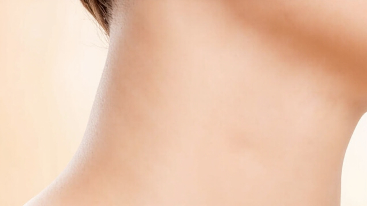 H2: Step-by-Step Guide to Lighten Neck Lines